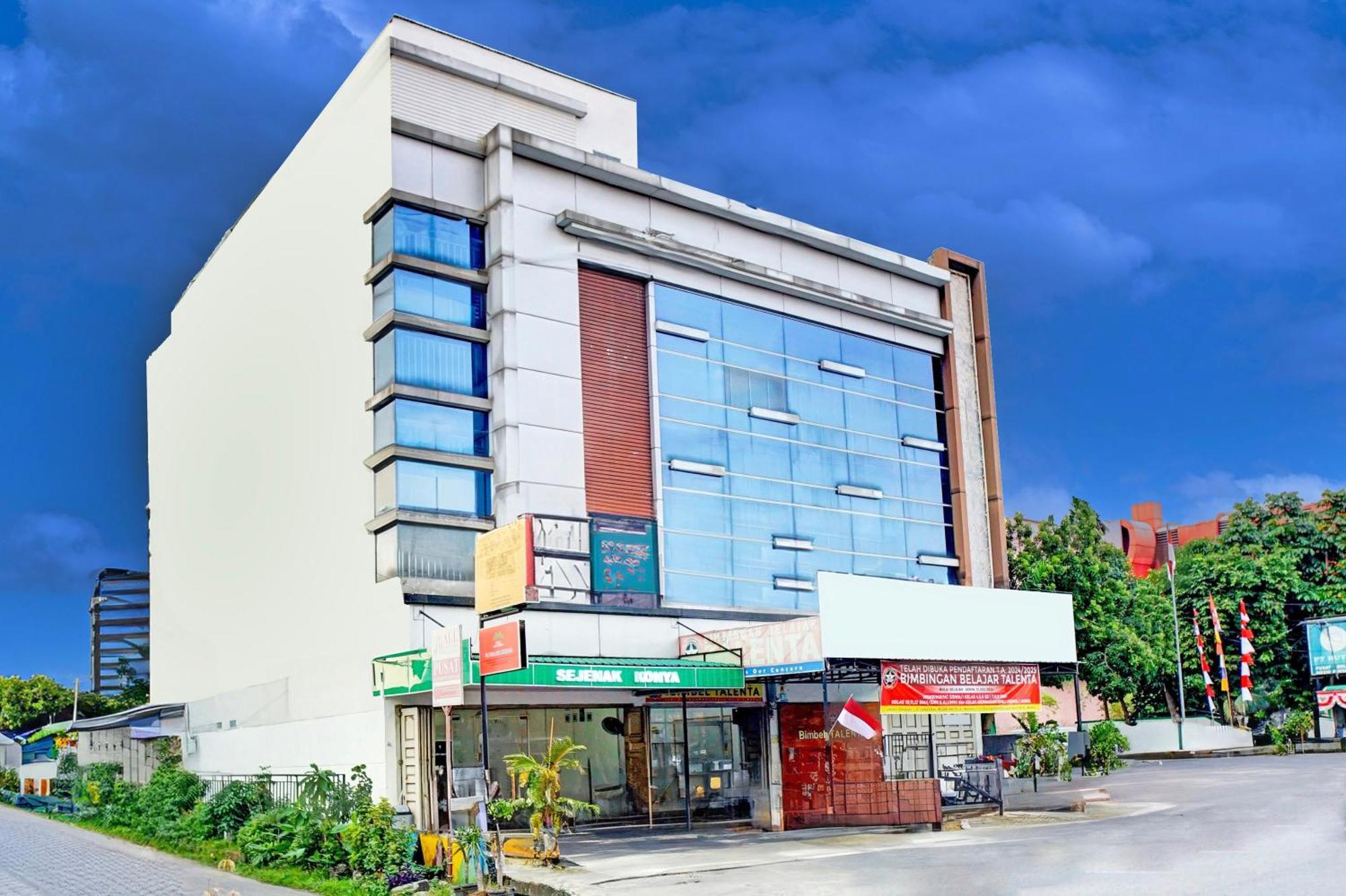 Suka Maju Syariah Hotel 2*
